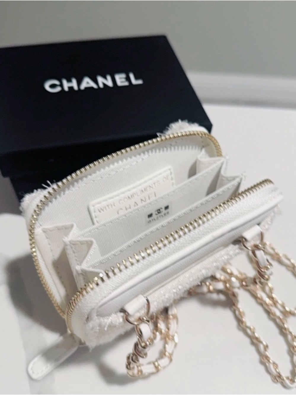 CHANEL Cream Tweed Mini Cosmetic Pouch with Gold Chain Strap - Picture 4 of 9